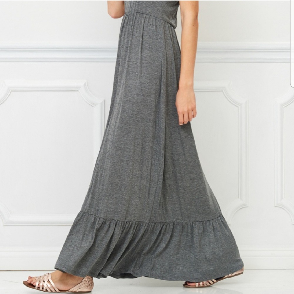 LAST 1! SM. Bellino Halter Maxi dress - Picture 5 of 6